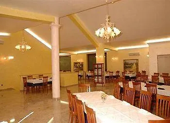 克迪阿勒餐厅兼酒店 科米索