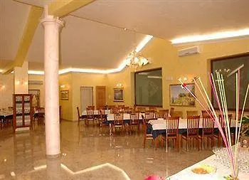 克迪阿勒餐厅兼酒店